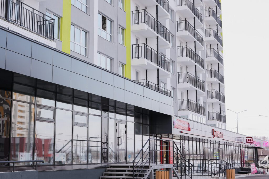 Новые коммерческие помещения с готовой отделкой в ЖК “Арбековская застава”